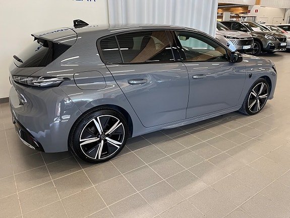 Peugeot 308 7 of 16