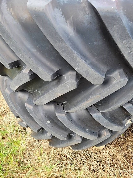 Michelin AXIOBIB 2 VF 600/60 R30 4 of 6
