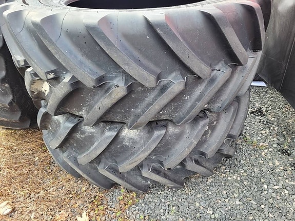 Michelin AXIOBIB 2 VF 650/65 R42 2 of 4