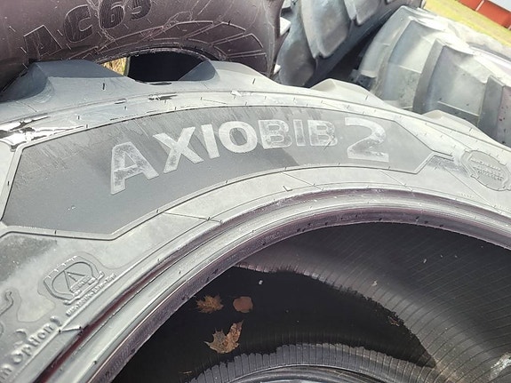 Michelin AXIOBIB 2 VF 650/65 R42 3 of 4