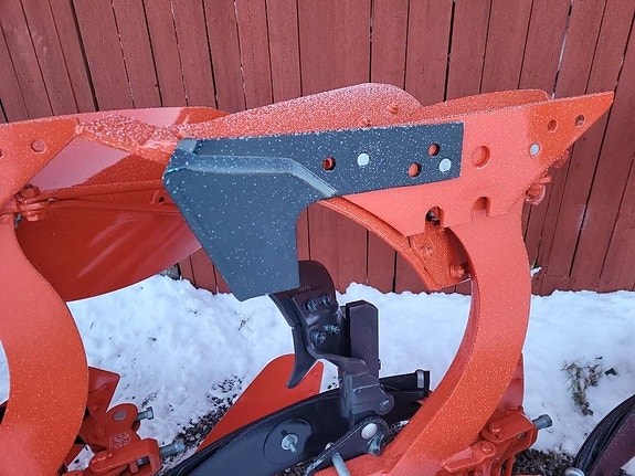 Kubota RM 3005V 6 of 8