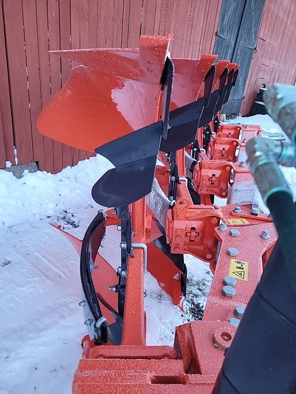 Kubota RM 3005V 2 of 8