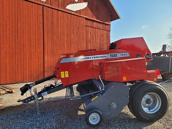 Massey Ferguson 1840 2 of 8
