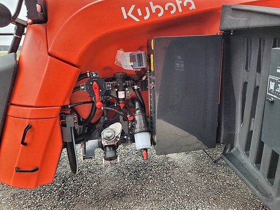Kubota XTS 4 6 of 14