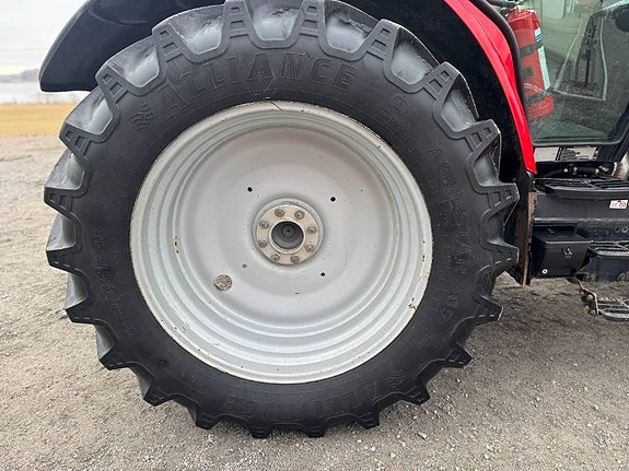 Massey Ferguson 5610 16 of 24