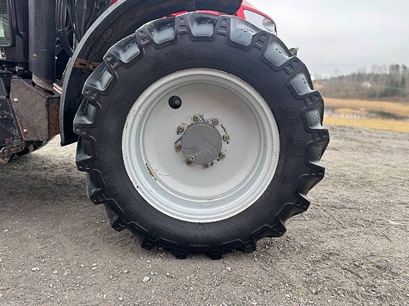 Massey Ferguson 5610 17 of 24