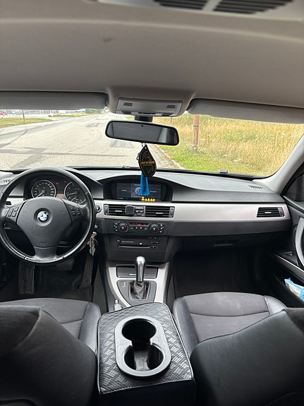 BMW 325i 5 of 6