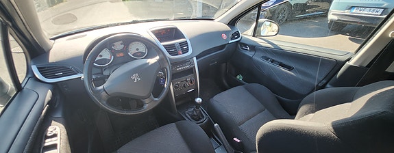Peugeot 207 10 of 14