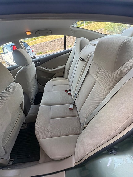 Nissan Altima 7 of 7