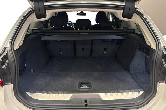 BMW 330e 13 of 13