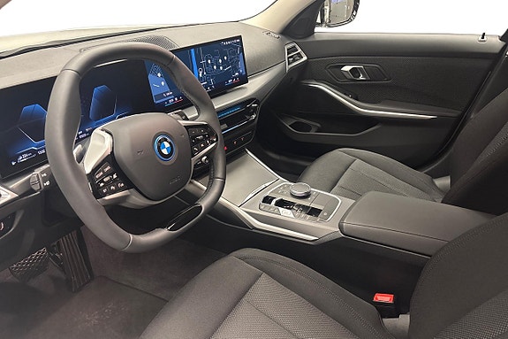 BMW 330e 7 of 13