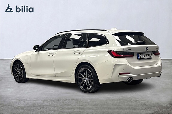 BMW 330e 5 of 13