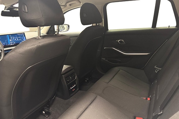 BMW 330e 9 of 13