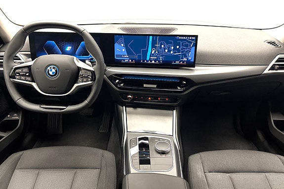 BMW 330e 10 of 13
