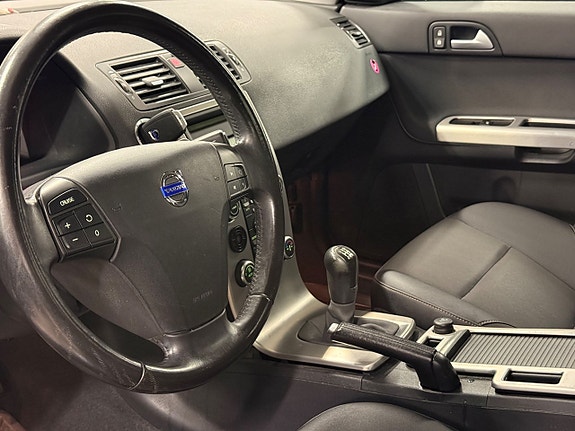 Volvo S40 12 of 25