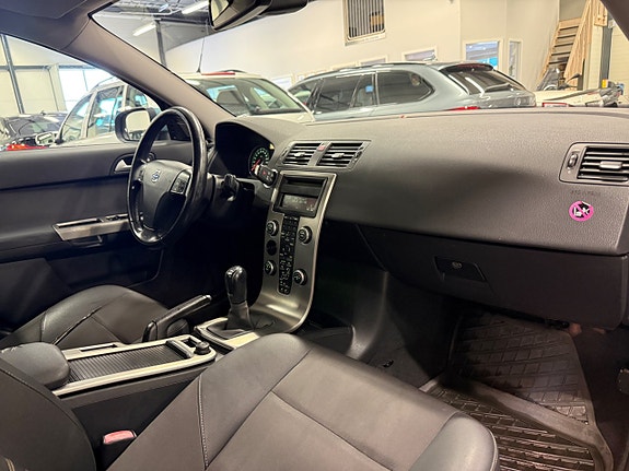 Volvo S40 14 of 25