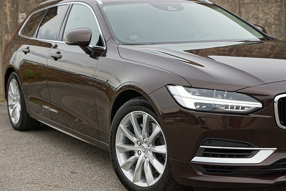 Volvo V90 2 of 26