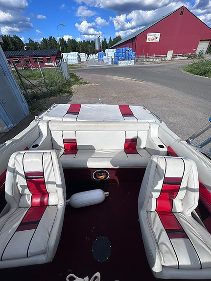 Wellcraft 210 XL daycruiser 2 of 8