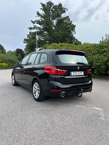 BMW 220d 3 of 4