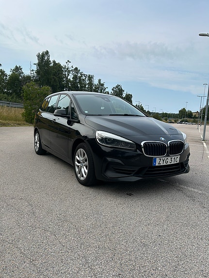 BMW 220d 2 of 4