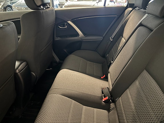 Toyota Avensis 10 of 18