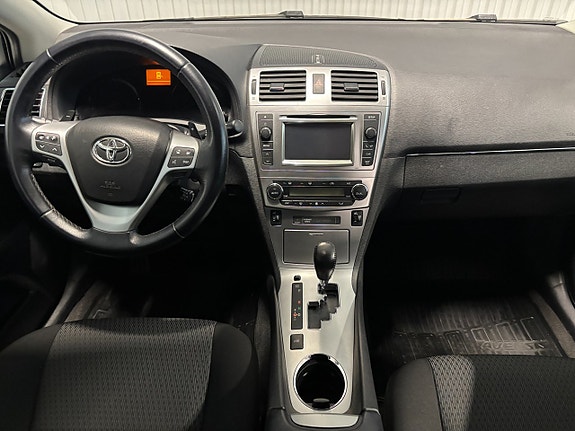 Toyota Avensis 7 of 18