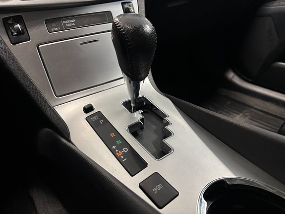 Toyota Avensis 12 of 18