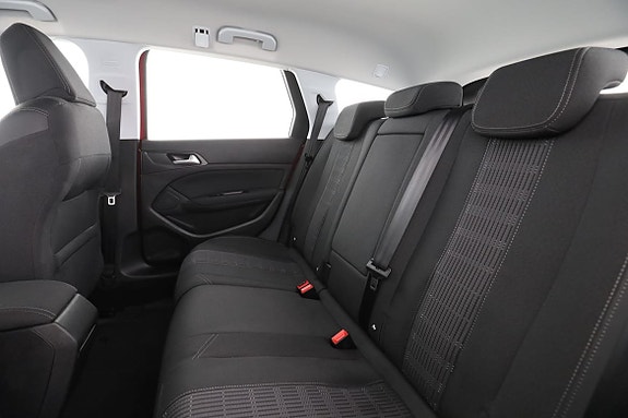 Peugeot 308 SW 15 of 30