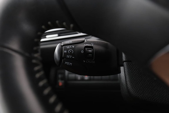 Peugeot 308 SW 27 of 30