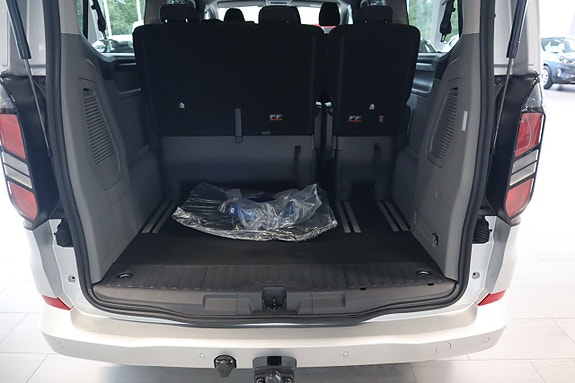 Ford Custom Tourneo 12 of 17