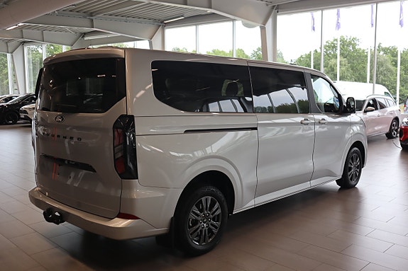 Ford Custom Tourneo 2 of 17