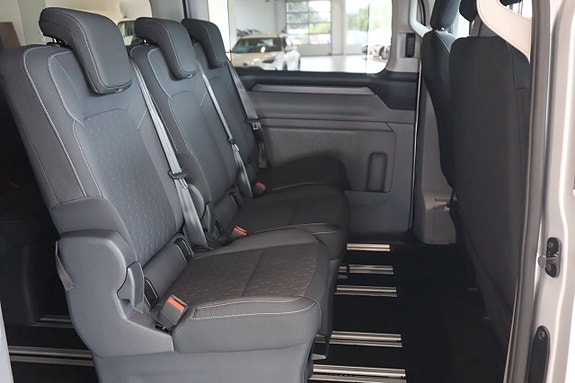 Ford Custom Tourneo 8 of 17