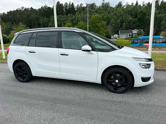 Citroen Grand C4 Picasso 2 of 8