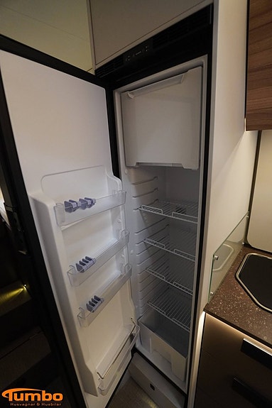 Bürstner B66 TD 690 G 140hk Automat Långbäddar 9 of 18