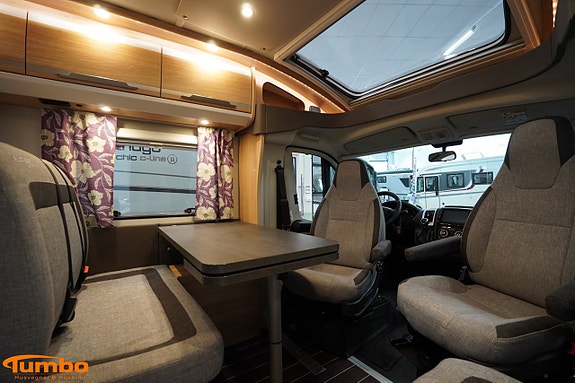 Knaus Sky Ti 700 MEB 2 of 17