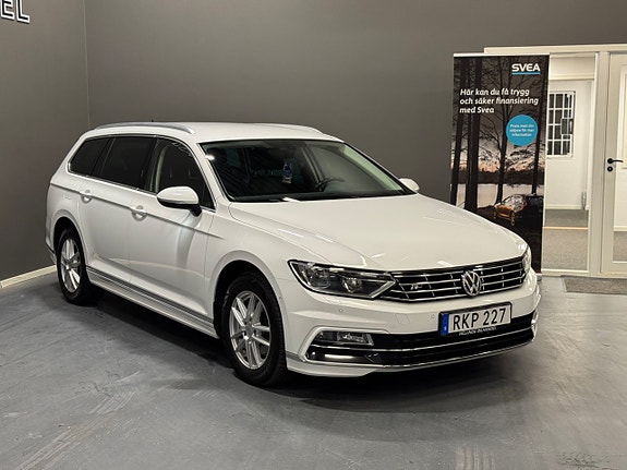 Volkswagen Passat 2 of 13