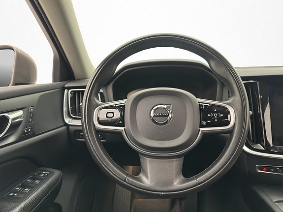 Volvo V60 11 of 30