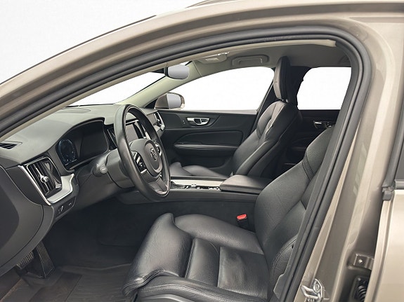 Volvo V60 12 of 30