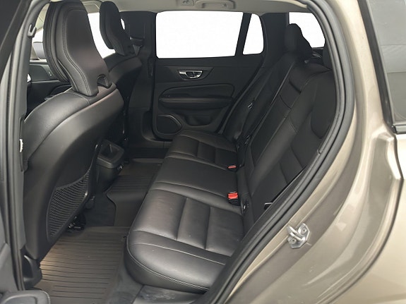 Volvo V60 16 of 30
