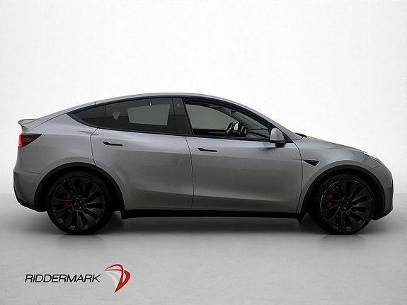 Tesla Model Y 9 of 30