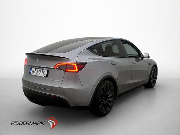 Tesla Model Y 8 of 30