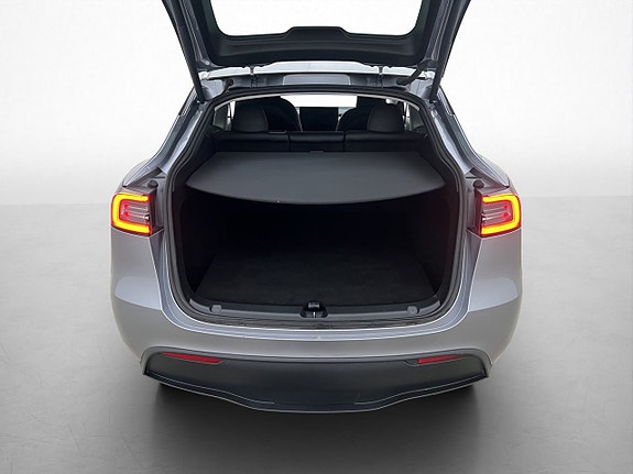 Tesla Model Y 30 of 30