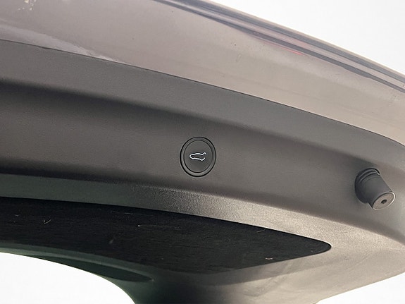 Tesla Model Y 29 of 30