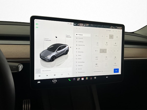 Tesla Model Y 18 of 30