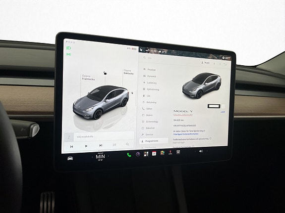 Tesla Model Y 24 of 30