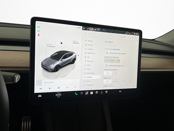Tesla Model Y 23 of 30