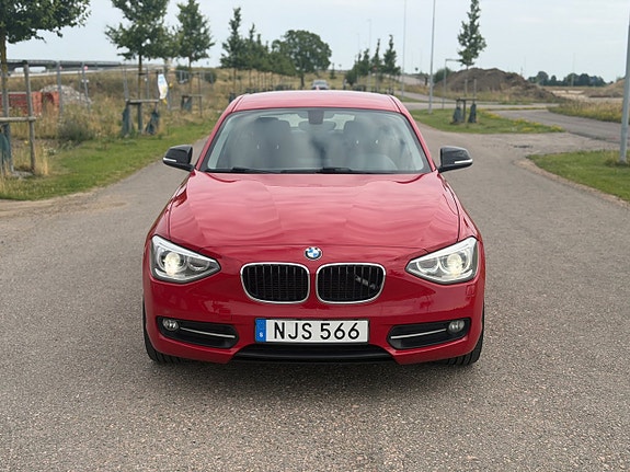 BMW 118d 2 of 10