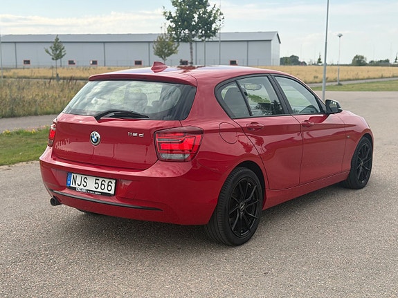 BMW 118d 4 of 10