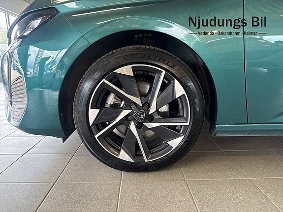 Peugeot 308 SW 10 of 11