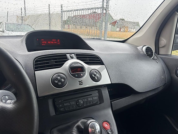 Renault Kangoo Express 17 of 21